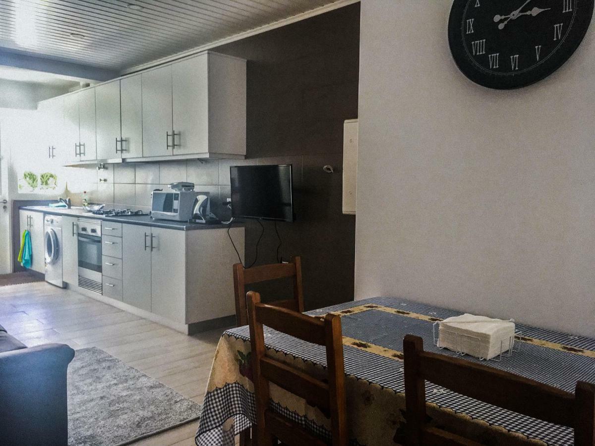 Canos Verdes Apartment II أنغرا دو إِراويزو المظهر الخارجي الصورة